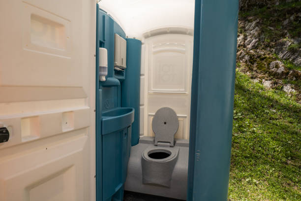 Portable Toilet Options We Offer in Lake Barcroft, VA